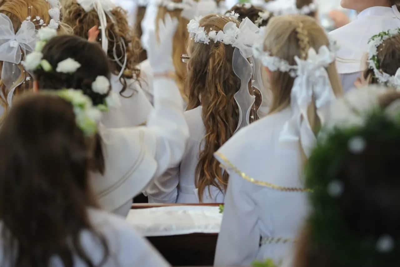 Ile dać na komunię 2025? Widełki i porady bez stresu!